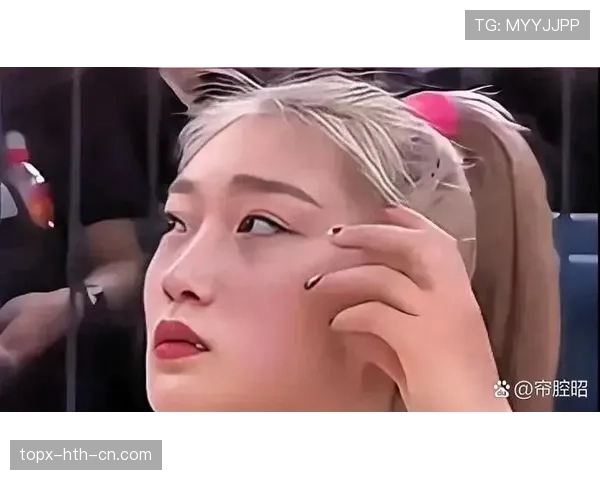 李梦离开赛场那一刻，鞋子豪华得让人怀疑这是不是明星家里遗落的配饰？